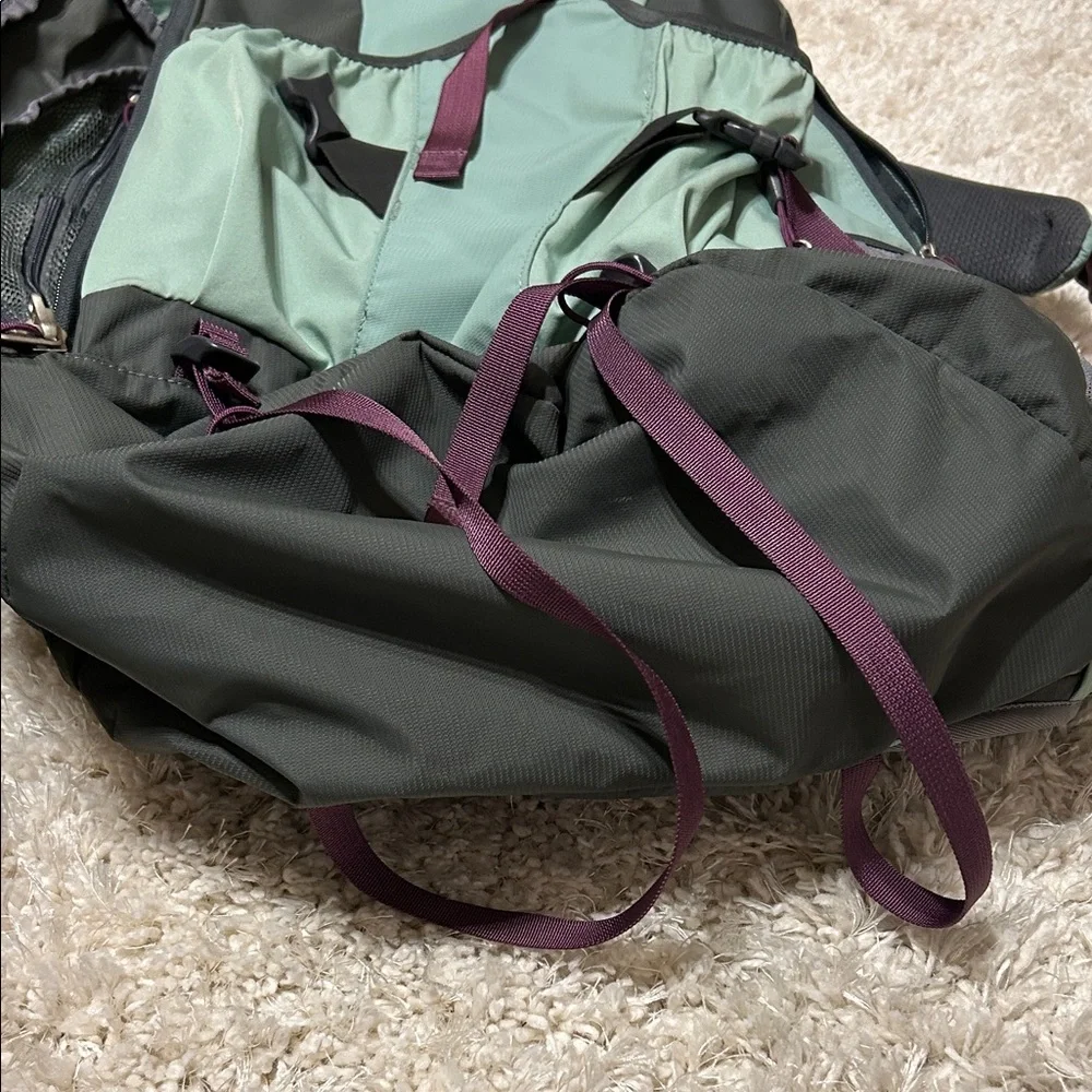 REI Grand Tour 80 Hiking Pack (16L) - Picture 8 of 11